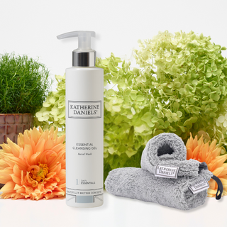 Essential Cleansing Gel & FREE Micro Cloths